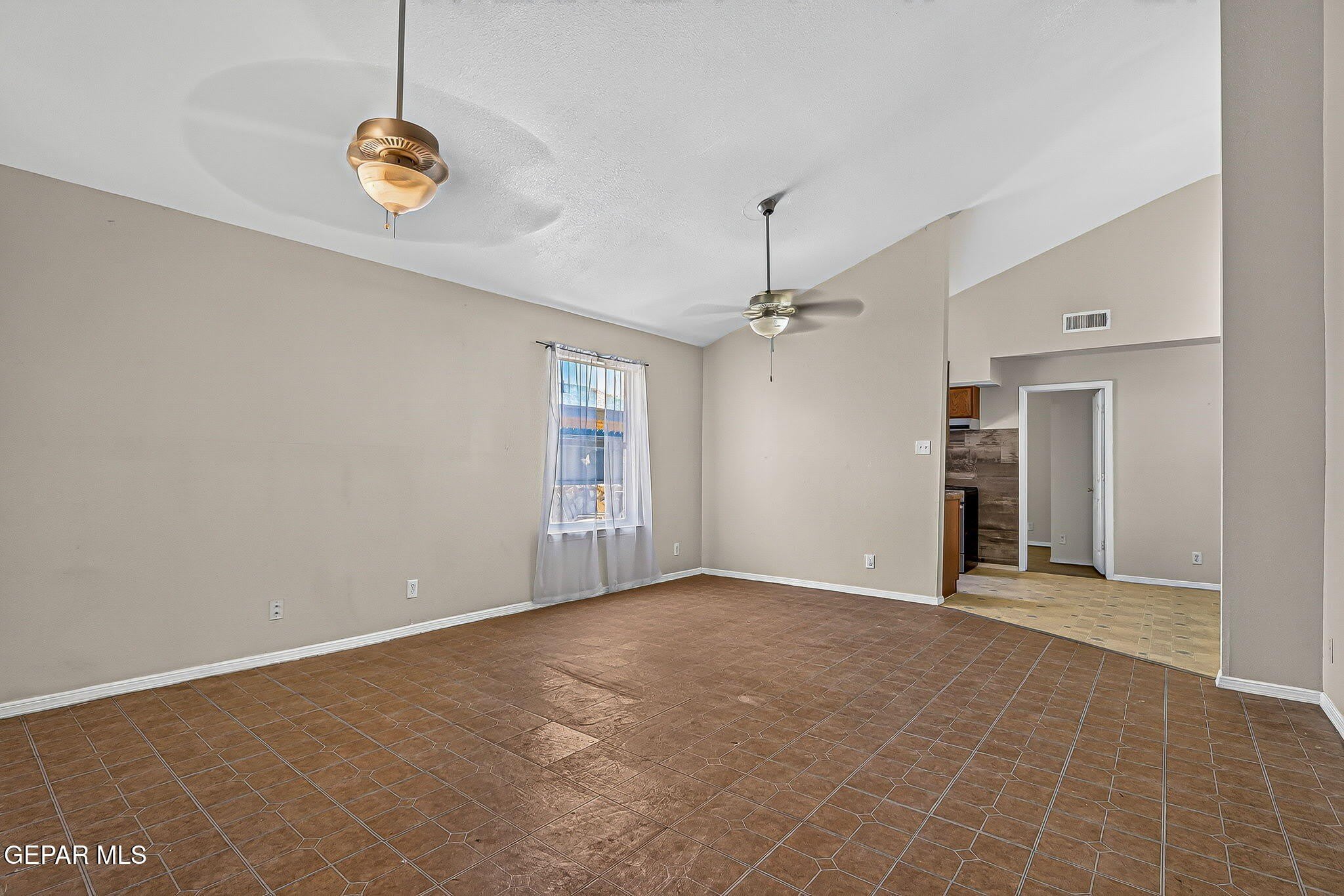 667 Danube Drive – photo 3