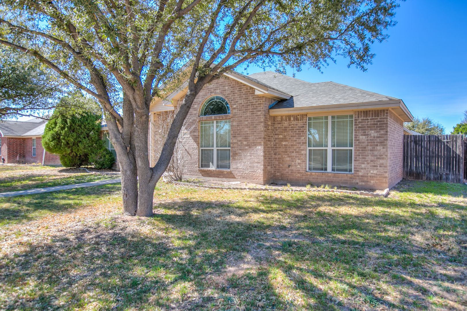 BEAUTIFUL 3 Bedroom 2 Bath home COMING SOON! – photo 2