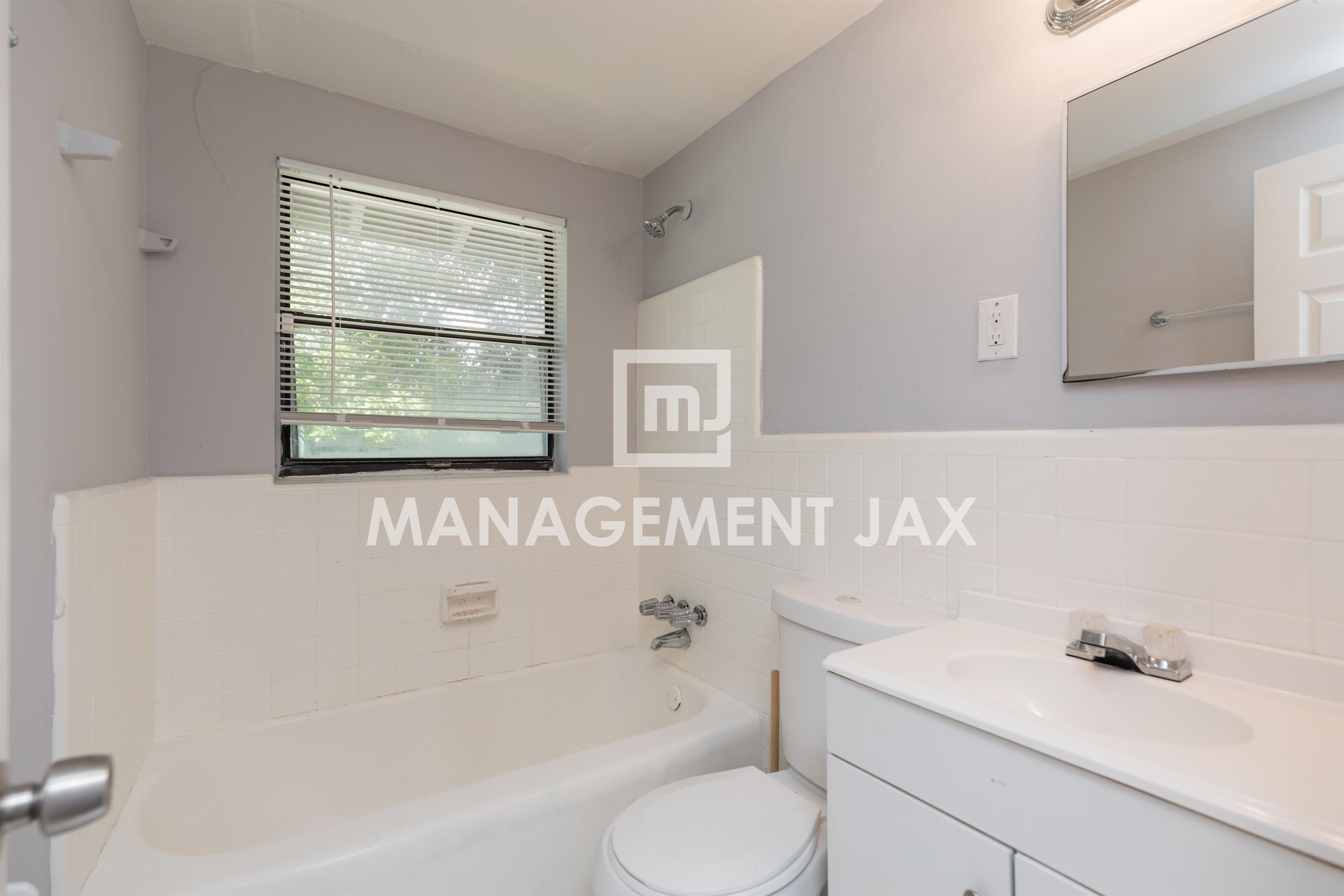 1598 West 33rd Street – photo 4