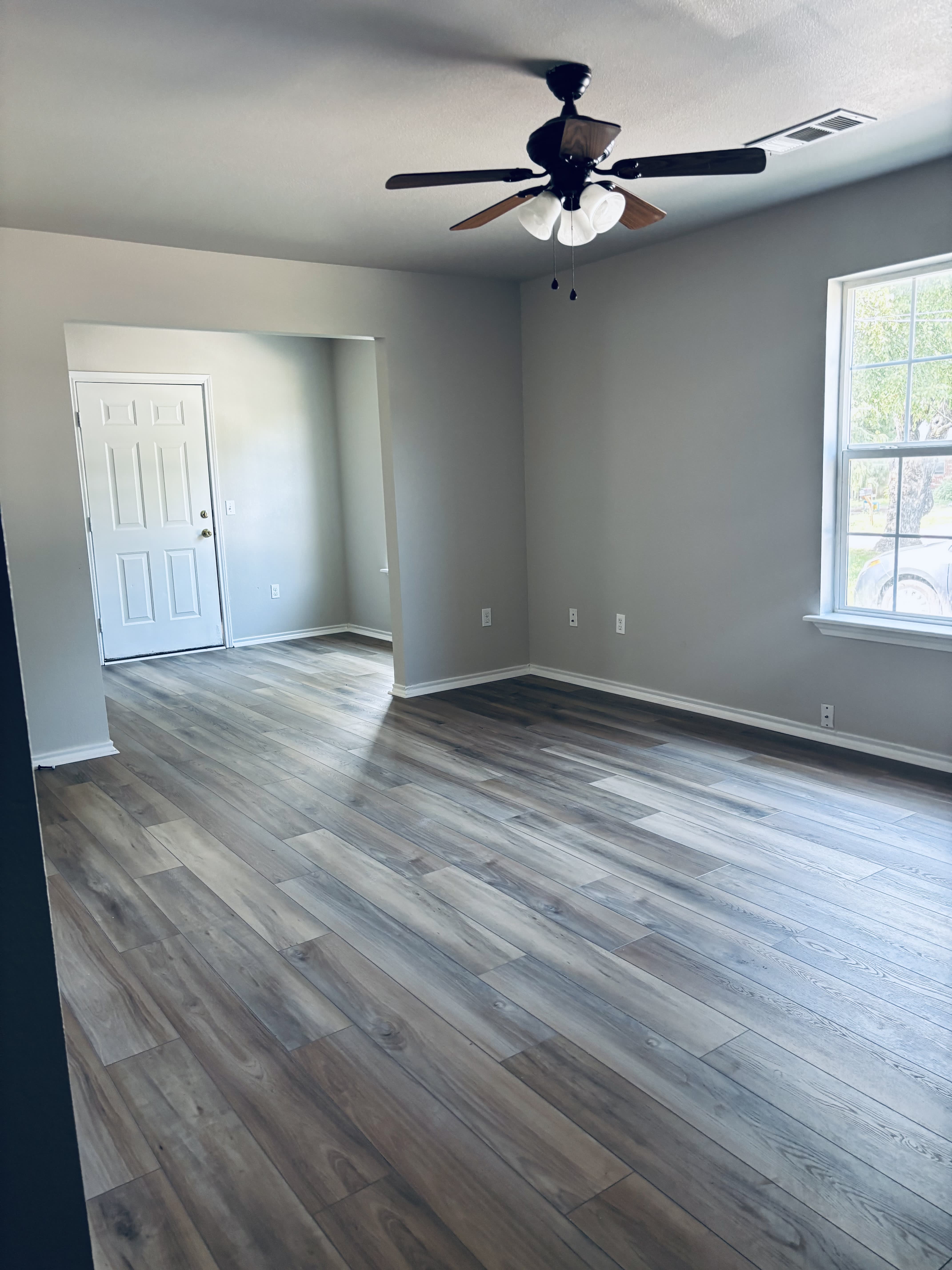 1502 N 9th Ave – photo 3