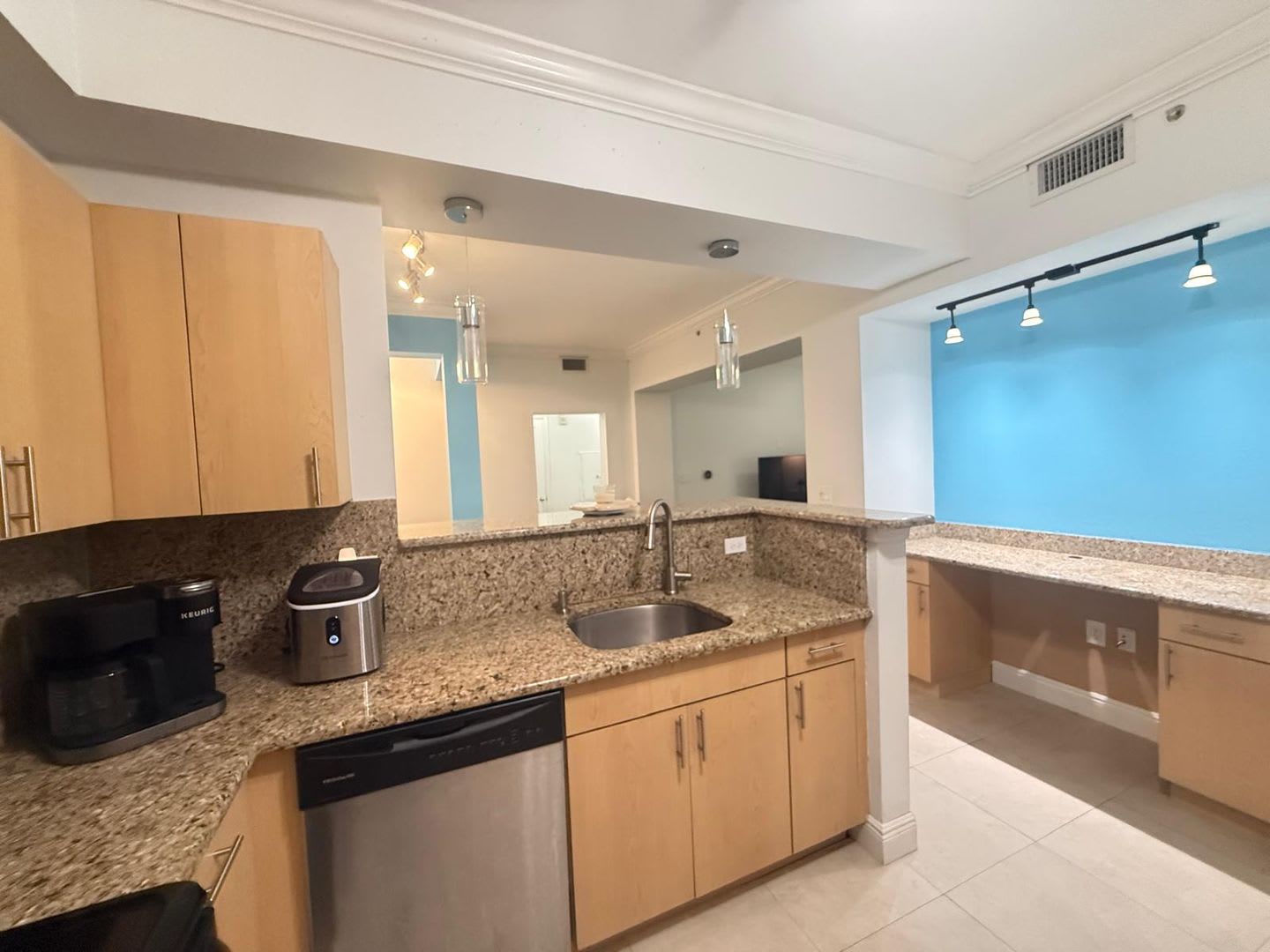 Modern Flagler Village Living At Sole Fort Lauderdale Seasonal Rental – photo 5