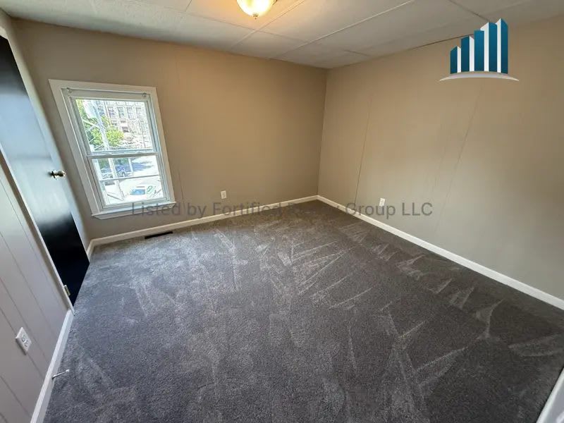 85 Massasoit St – photo 1