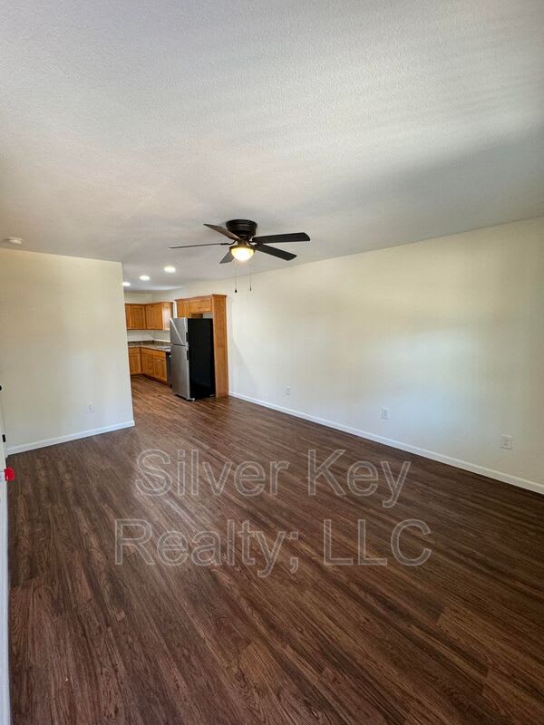 141-155 Oak Street – photo 4