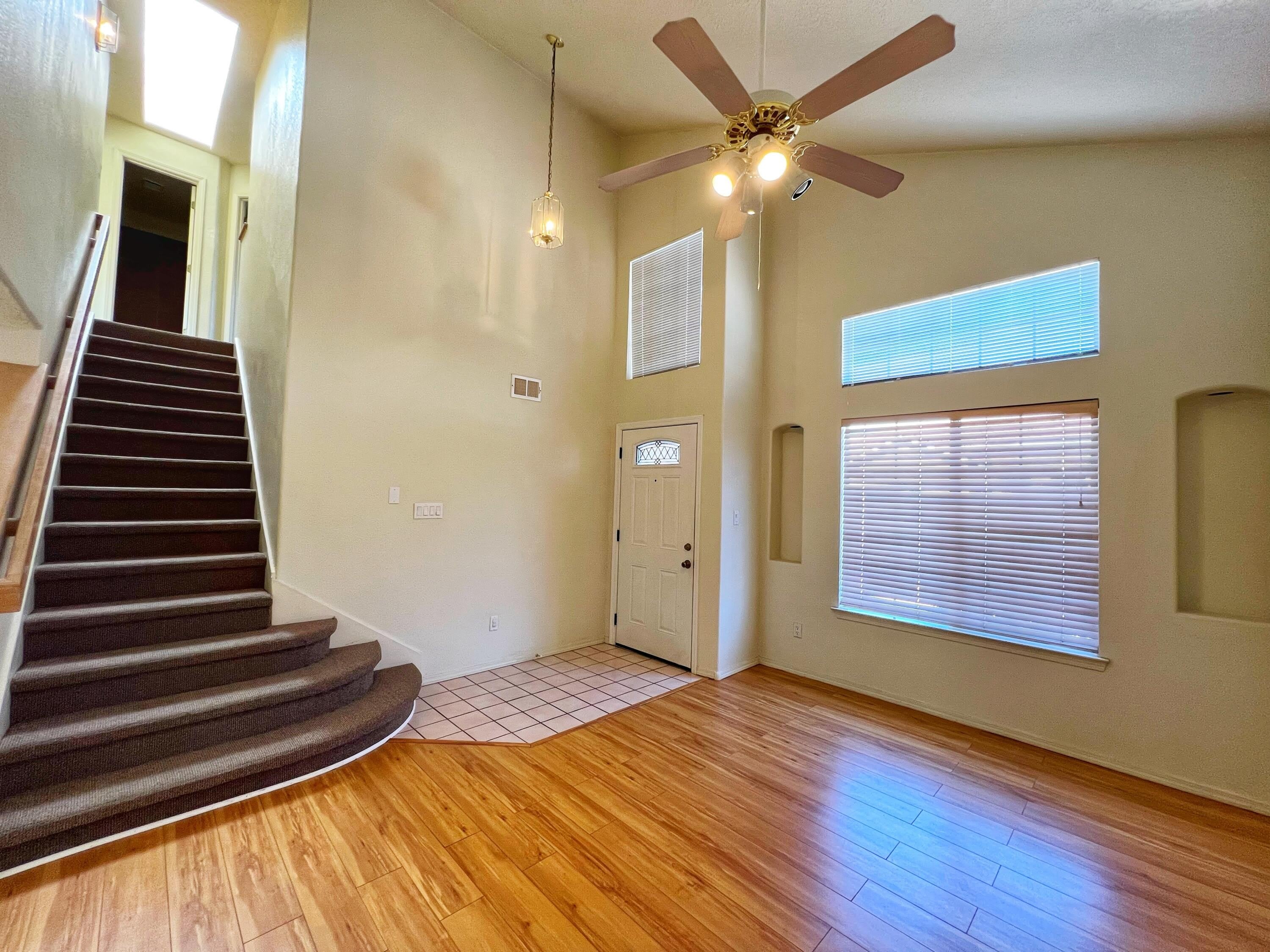 1000 Glacier Bay Street Se – photo 4