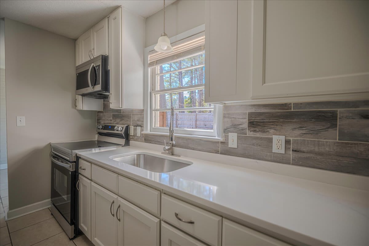 230 W Manchester Rd – photo 5