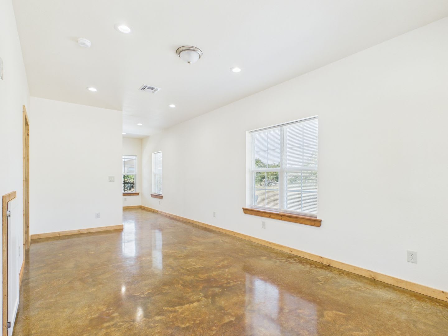 Move-In Ready 2BR Home with Washer/Dryer, Private Patio & Outdoor Storage – photo 4