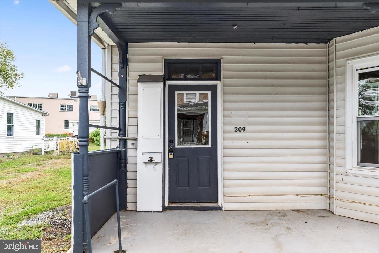 309 N LAWRENCE Street – photo 2