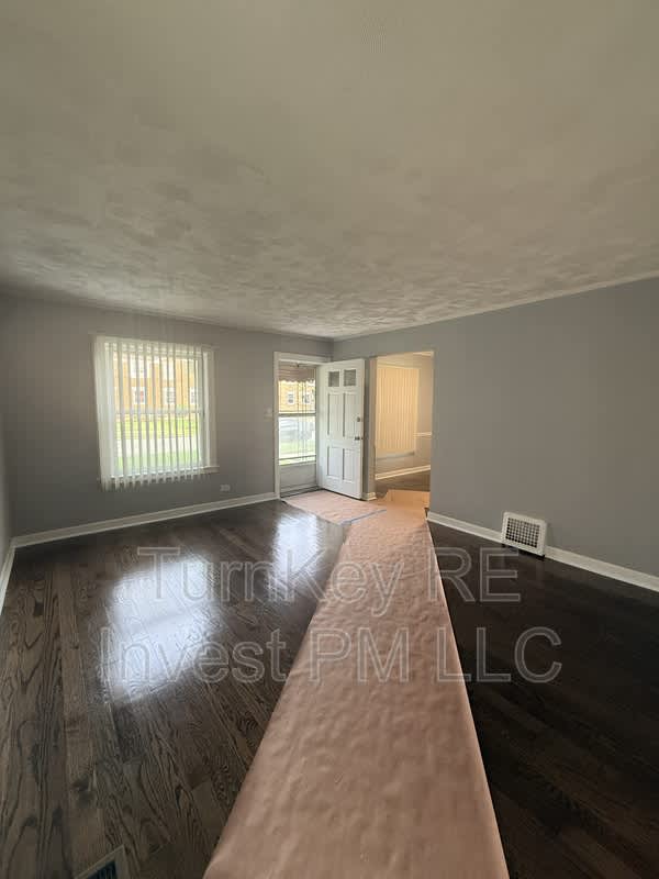 304 Hyde Park Avenue – photo 2