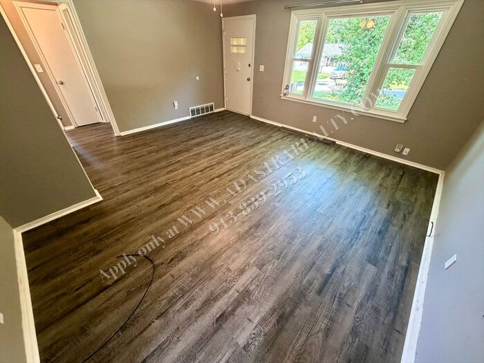 11315 East 77th Terrace – photo 4