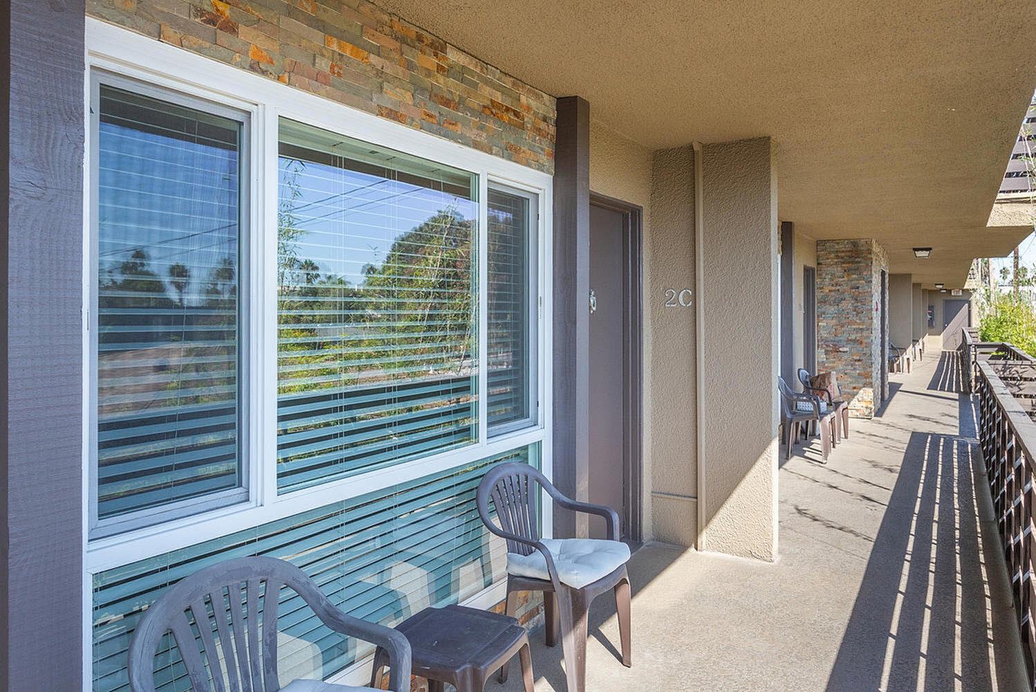 Elan Pacific Lofts – photo 4