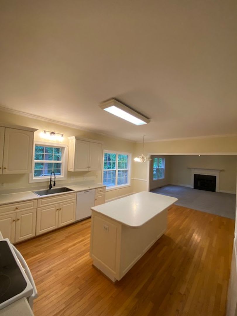 5 BR/3 Bath in Willow Pointe (Lake Carolina) – photo 4