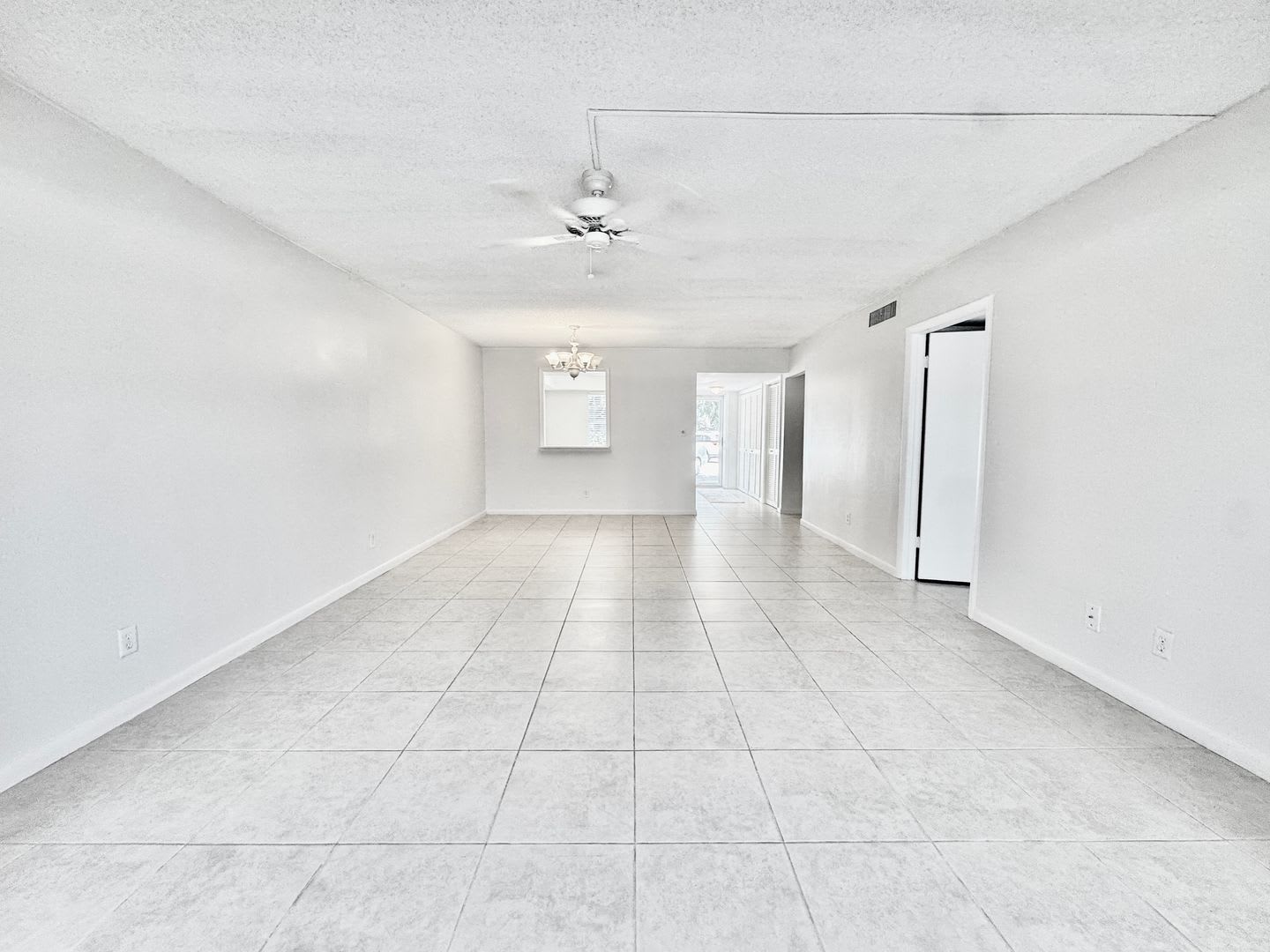 Charming 2 bed/ 2 bath in Royal Palm Villas – photo 5