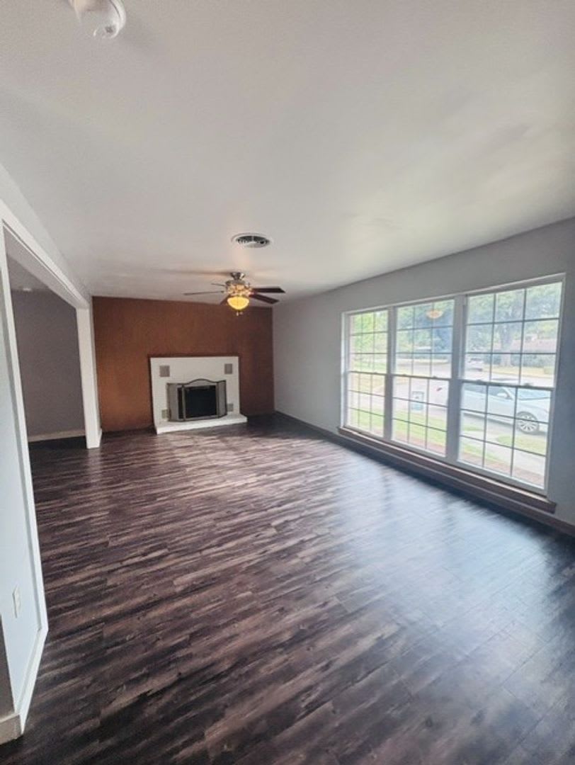 Must see 3 bed, 2 bath home near the University of Oklahoma campus. – photo 2