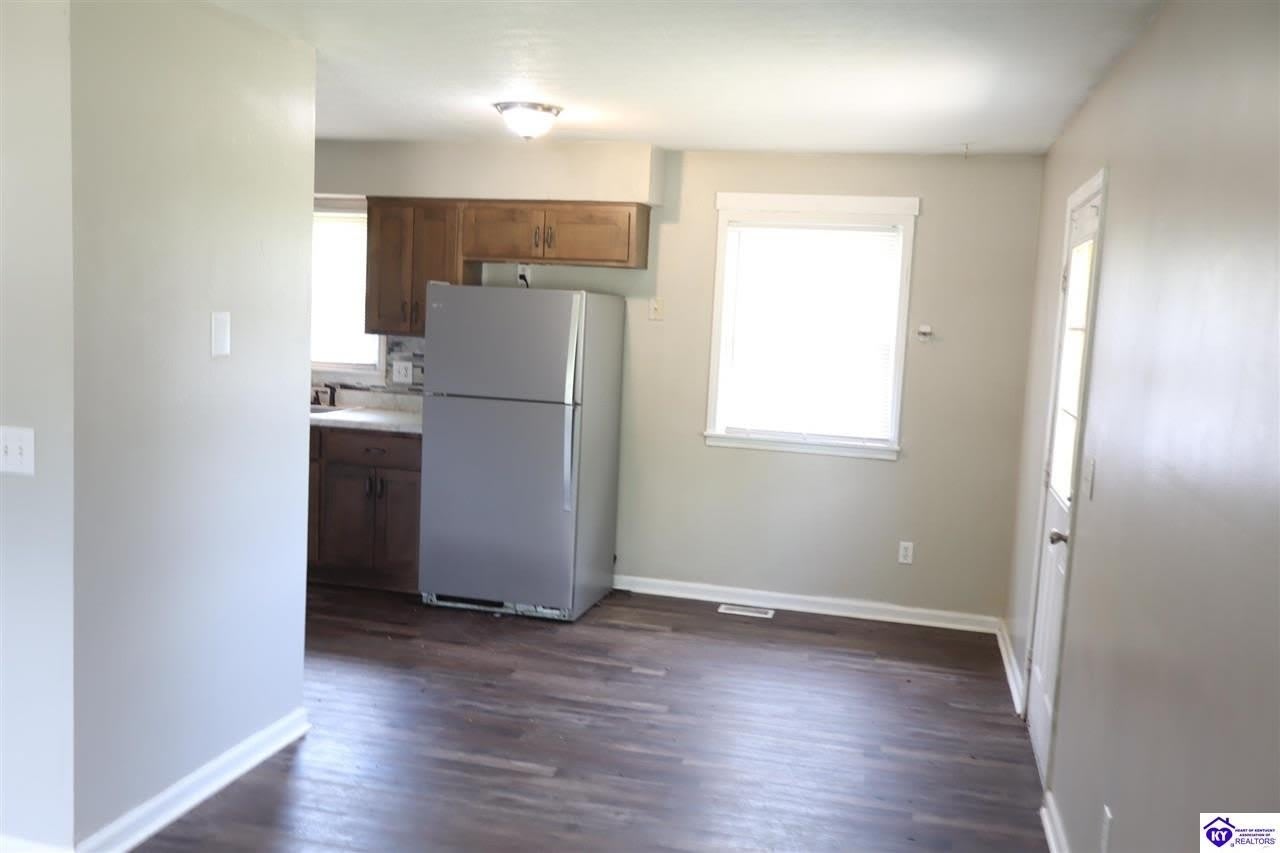 300 Dixon Avenue – photo 5