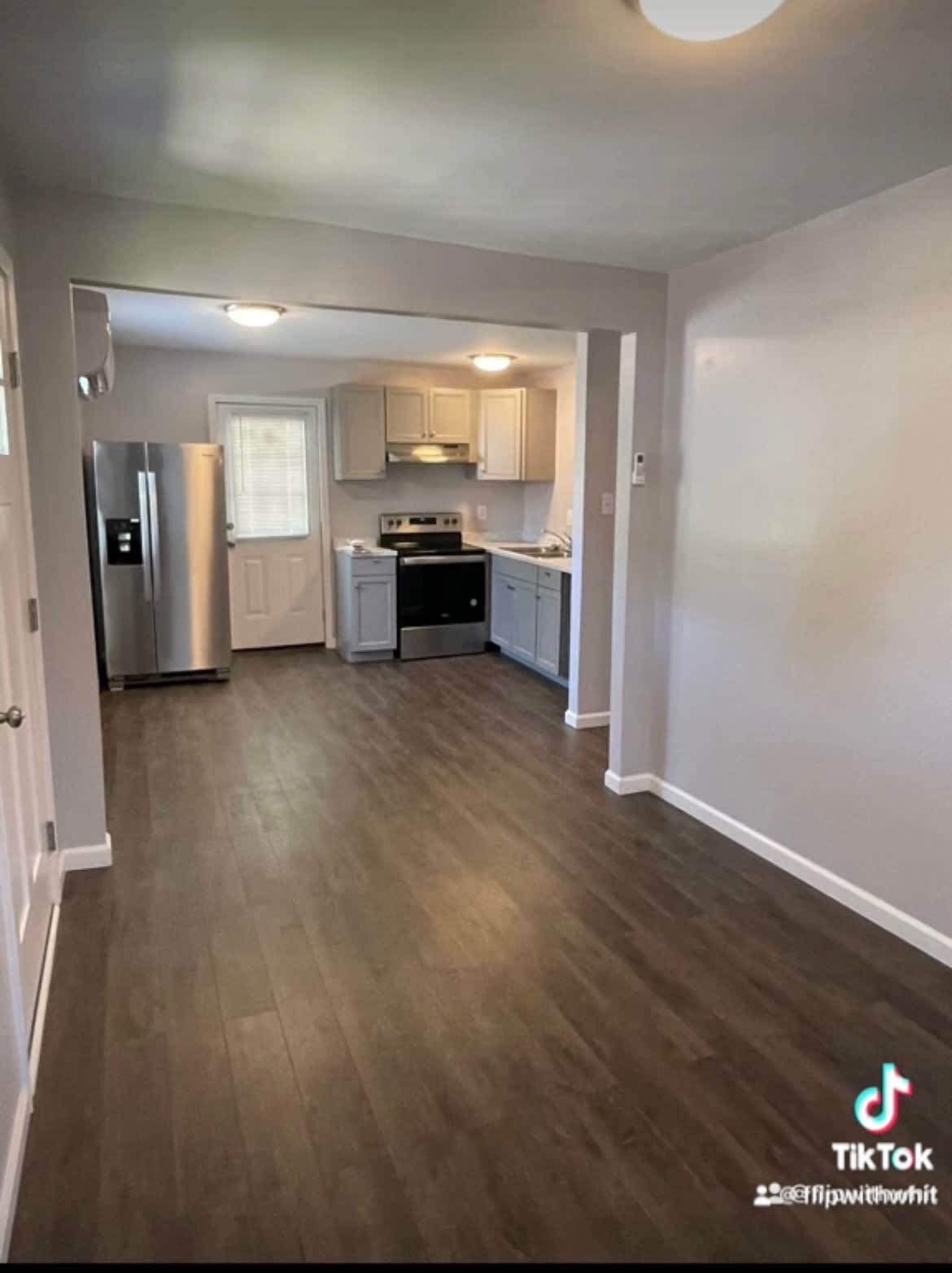 205 Carter St – photo 3