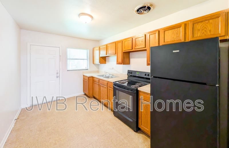 5432 Alpha Ave – photo 2