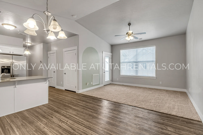 97 W Silver Springs Dr – photo 4