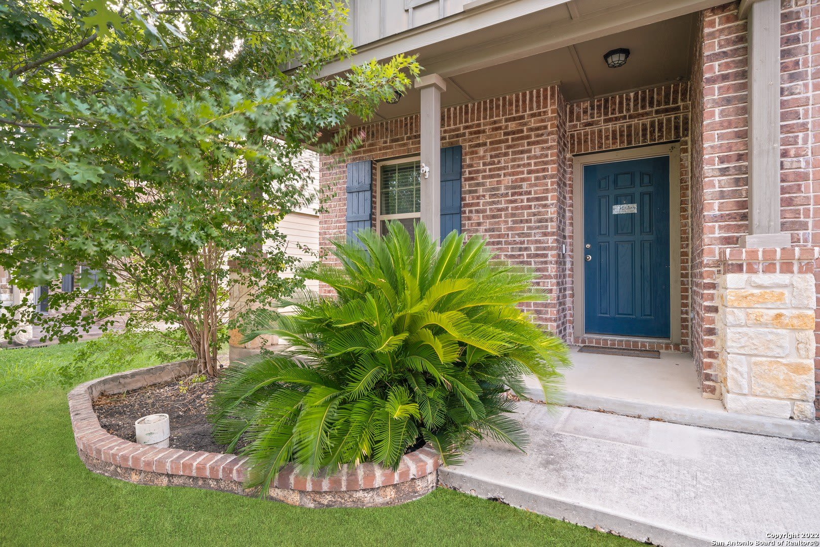 516 STONEBROOK DR – photo 4