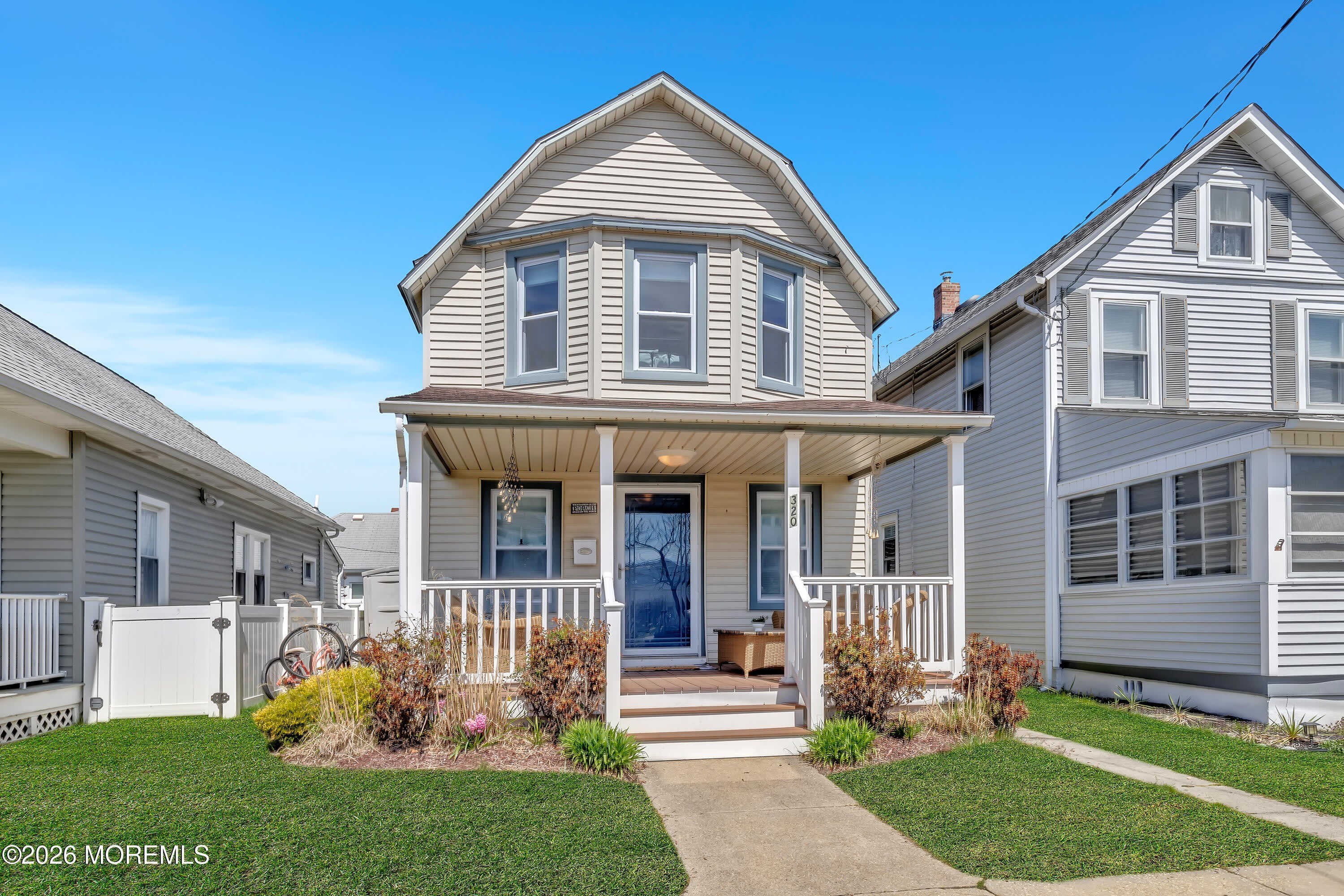 320 Ocean Park Avenue – photo 2