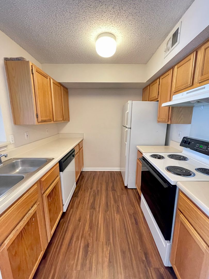 Cozy 2B/2B Unfurnished Condo near Beach in the Heart of Destin! – photo 3