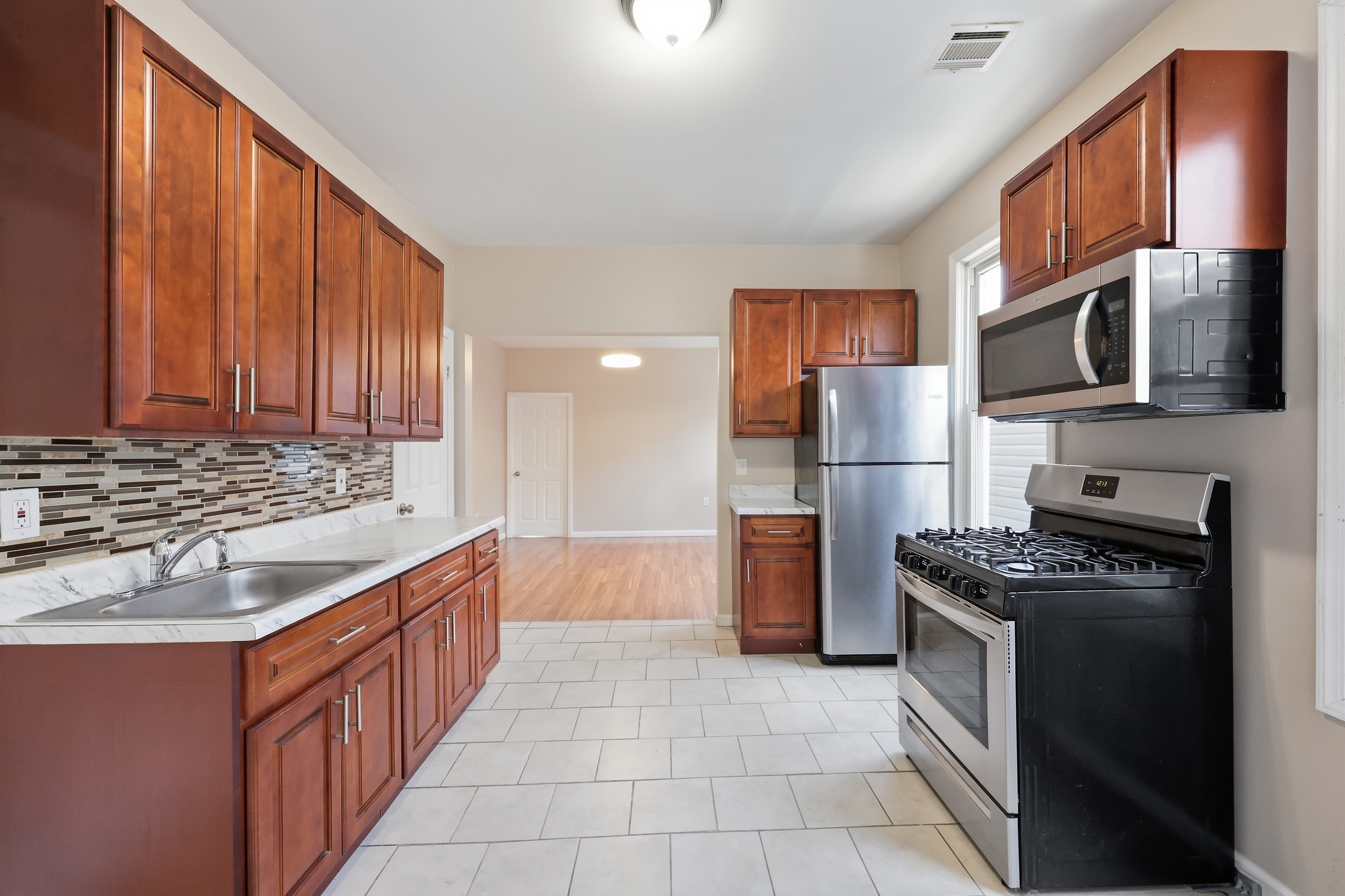 78 Willoughby St – photo 3