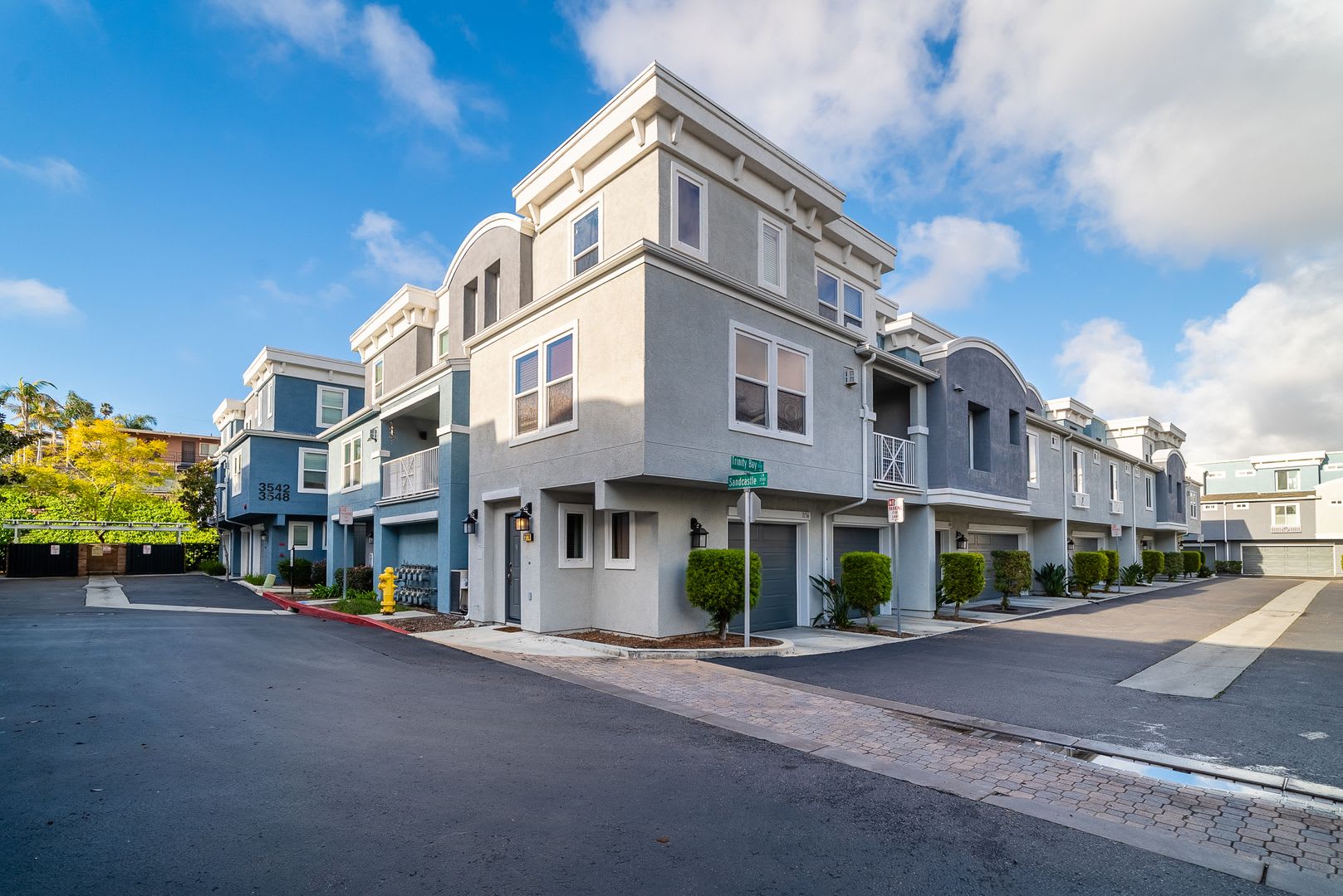 Perfect Location Unit Close To Everything – photo 4
