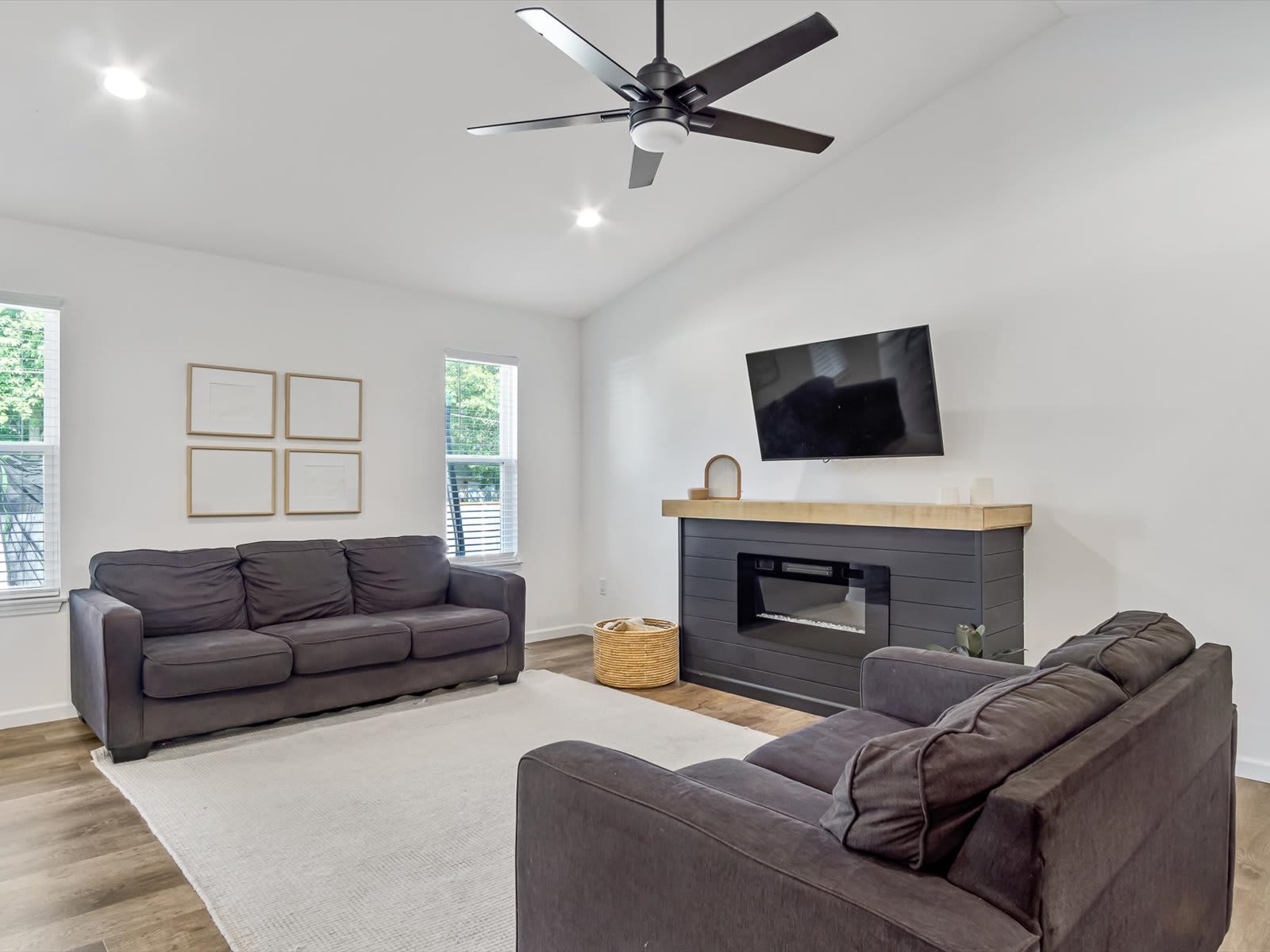 1159 Lear Lane – photo 5