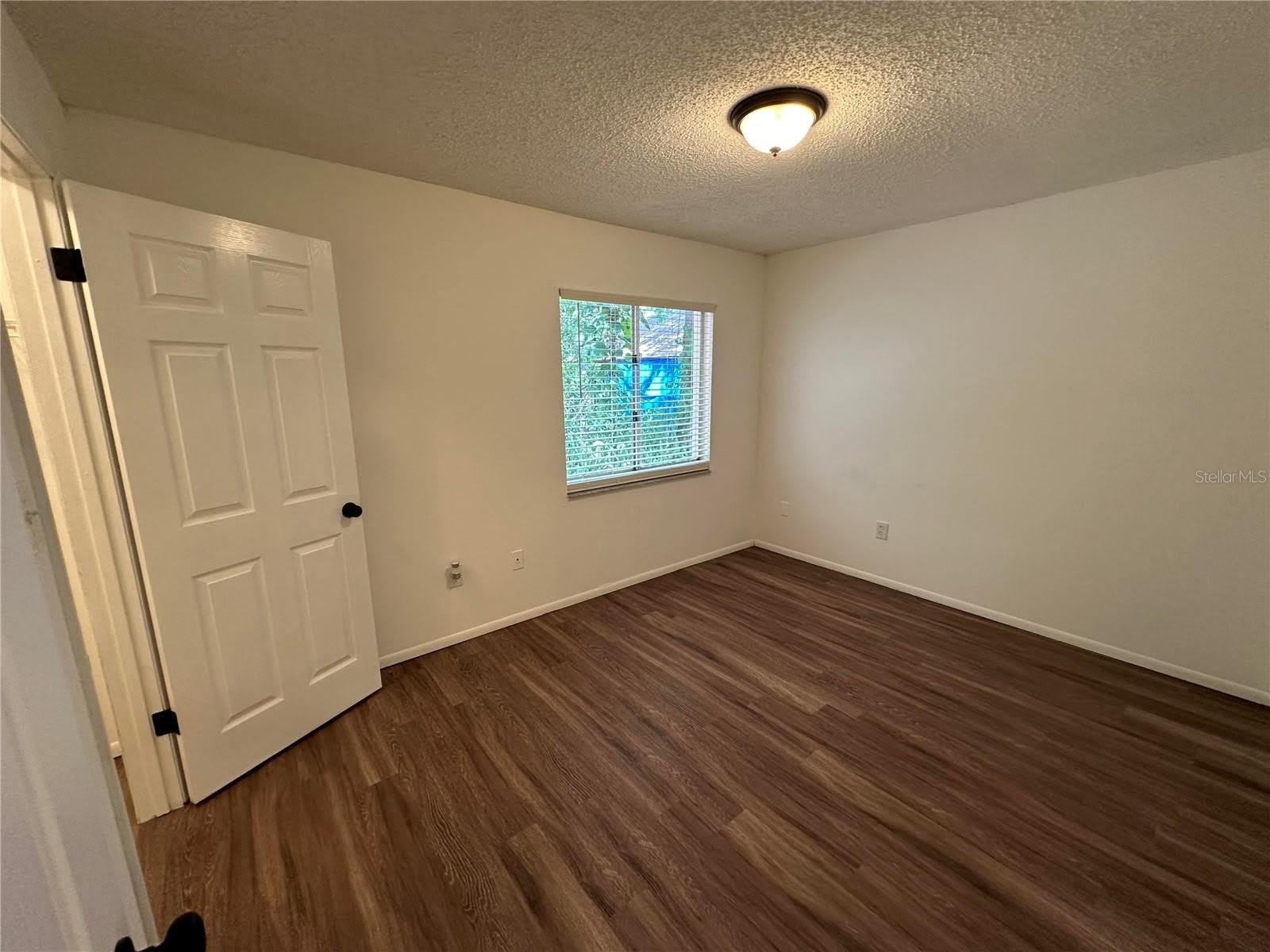 1928 BONNEVILLE Drive – photo 4