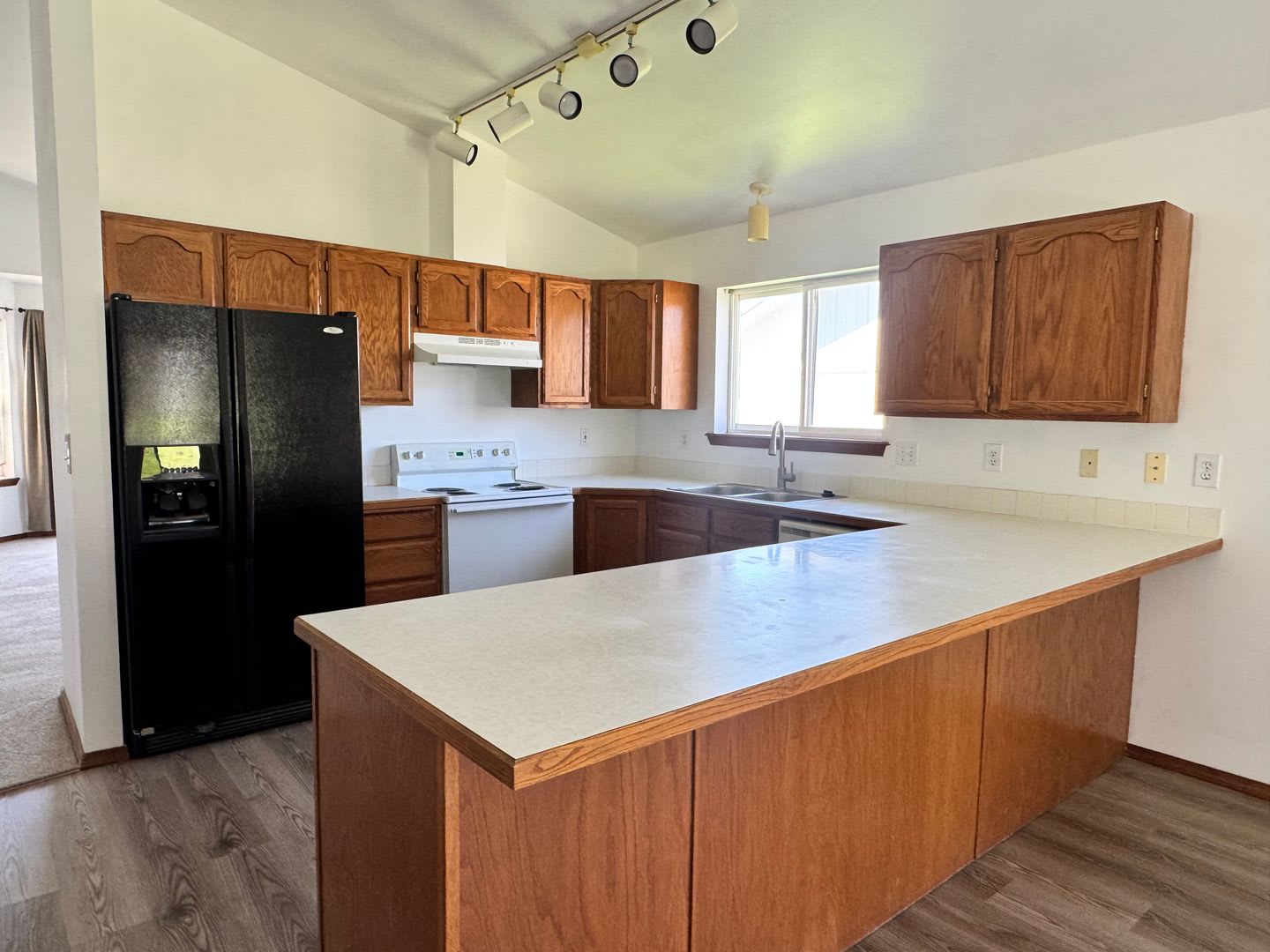 Terraced Estates 3br, 2ba, Dbl garage, Central air – photo 3