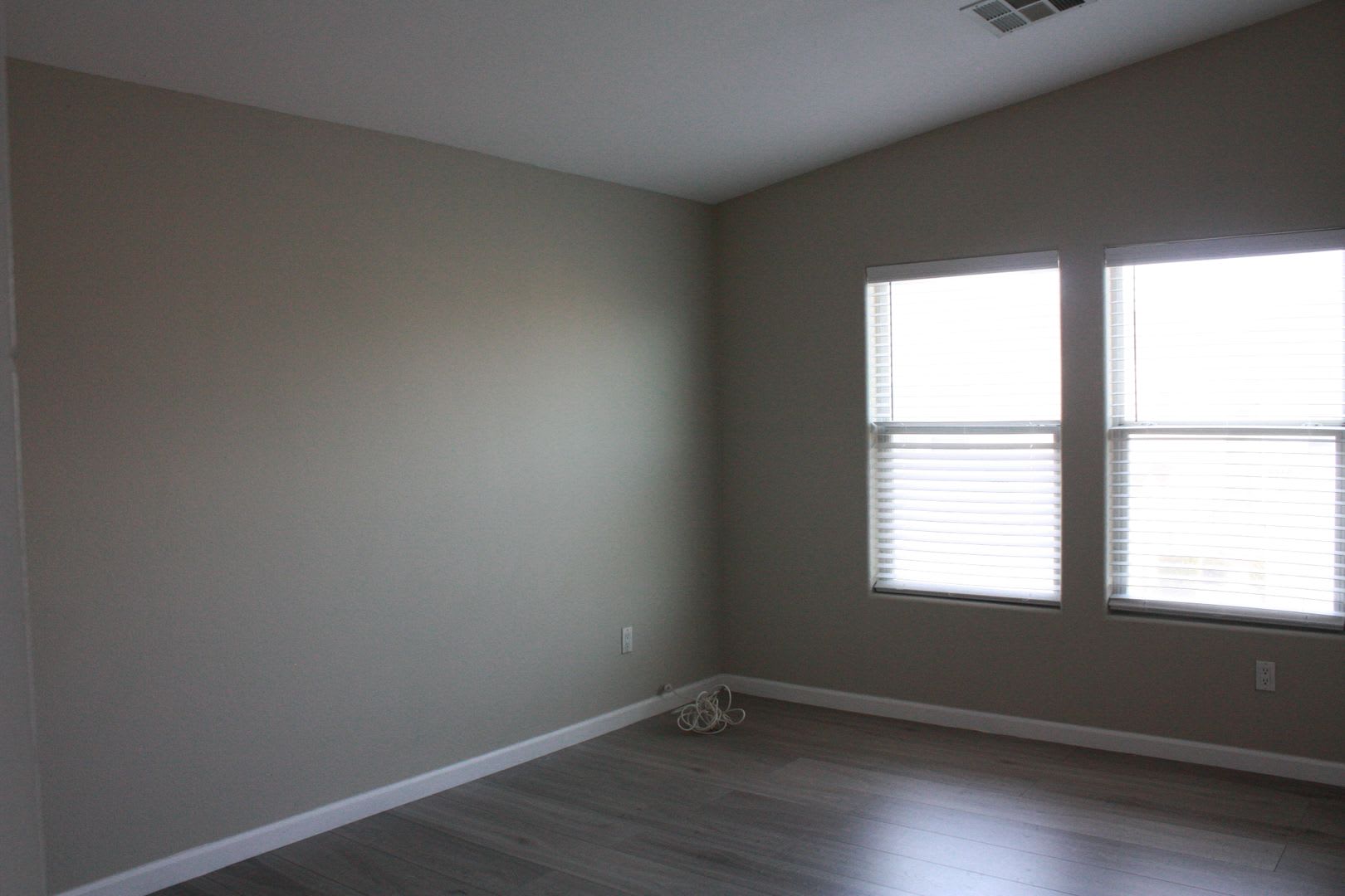 Remarkable totally renovated 2bed 2bath townhome is SW Las Vegas – photo 5