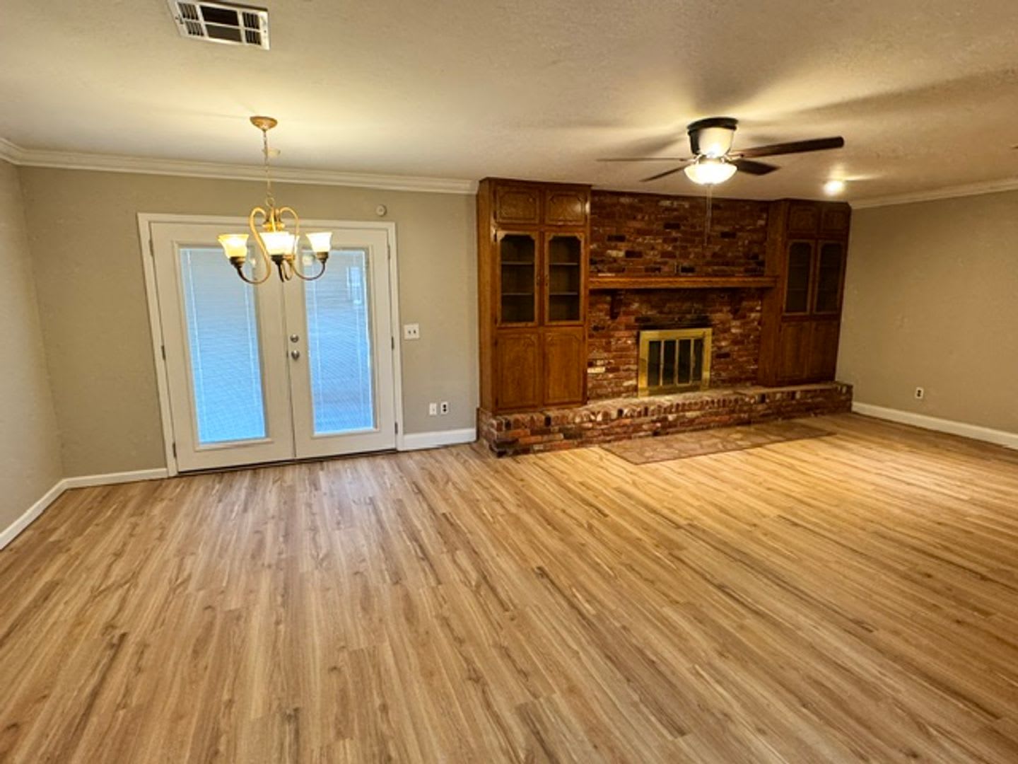 Beautiful True 5 Bed 2 Bath In Moore New Flooring Paint Cooktop And More A Must See – photo 3