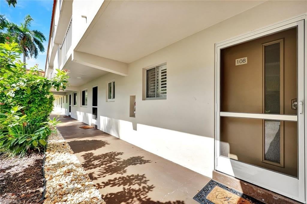 1100 Gulf Shore Blvd N – photo 2