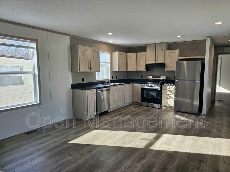 725 S 12th St – photo 4