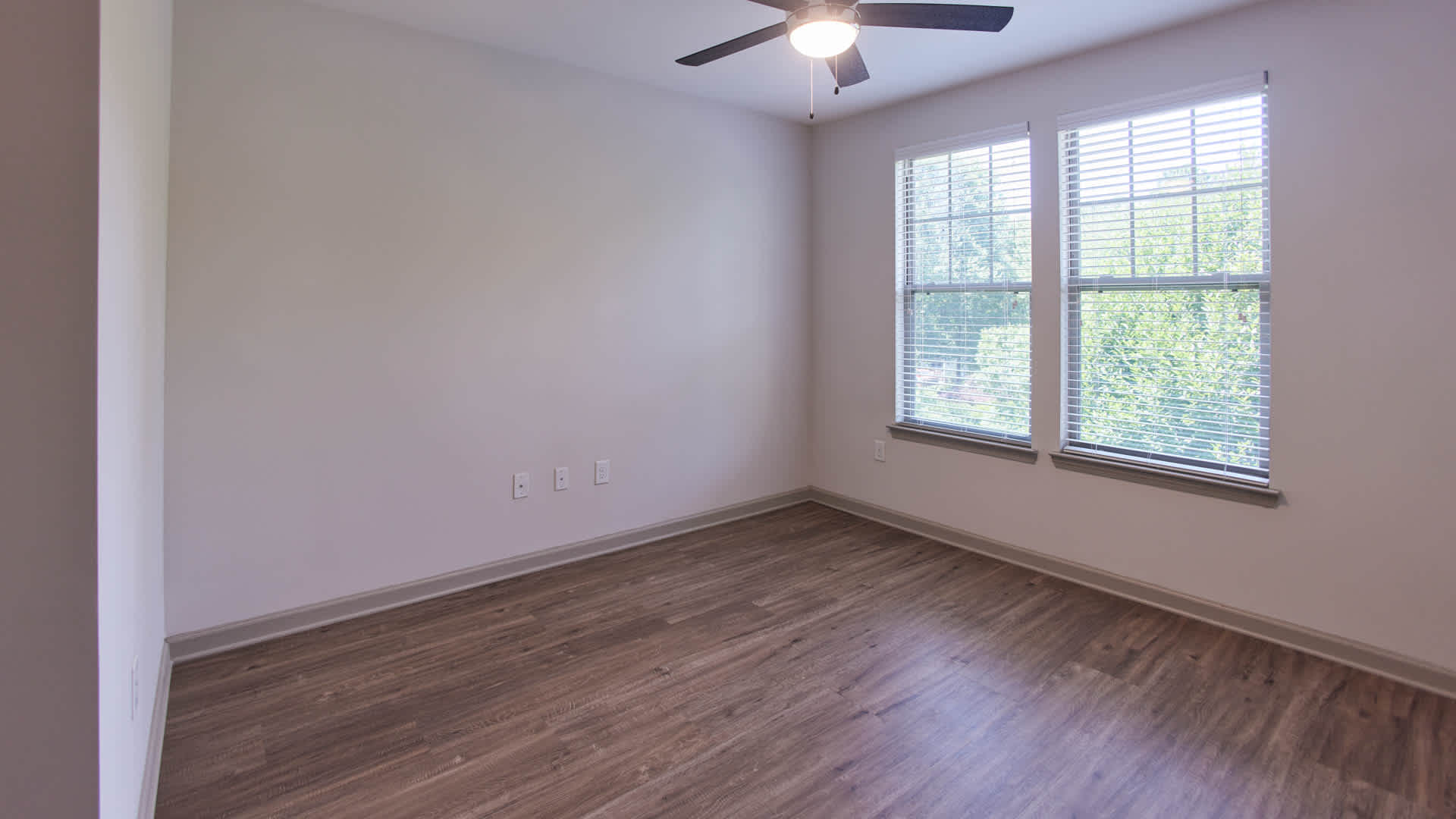Station 92 at Woodstock Apartments – photo 2