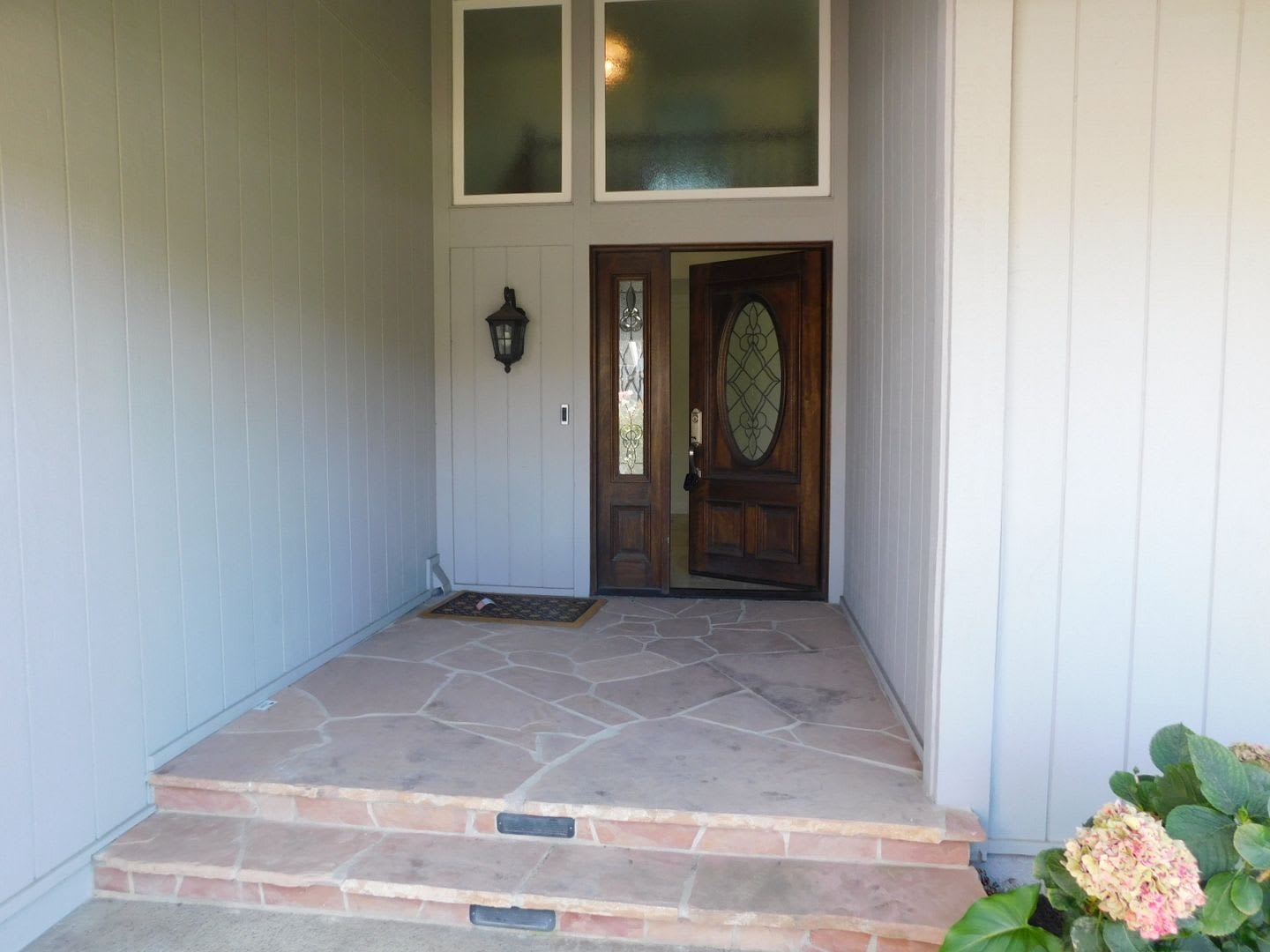 Beautiful 5-bedroom 3-Bathroom 2-Story House – photo 3