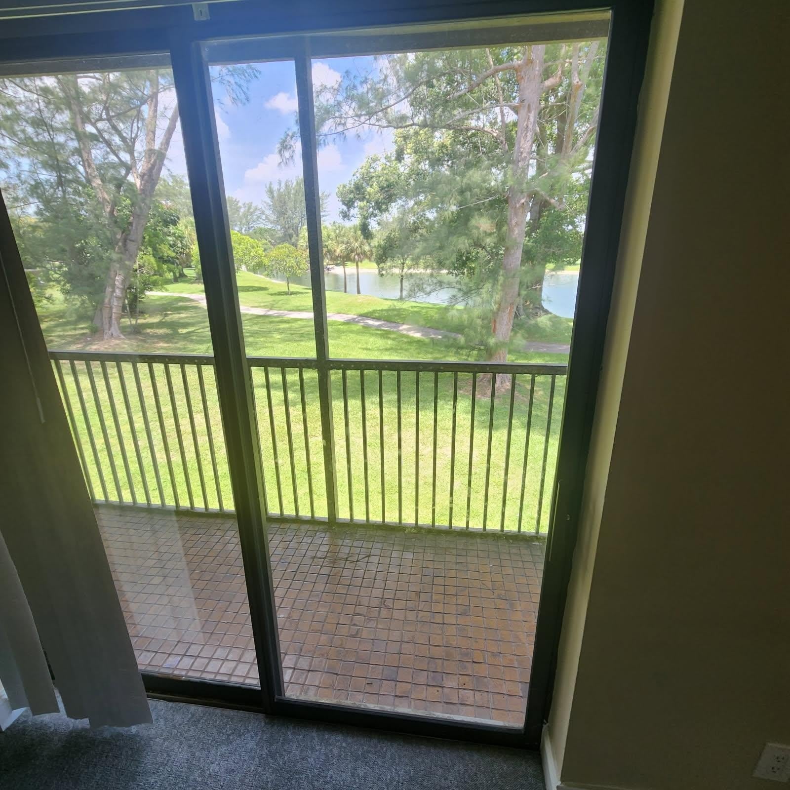 21902 LAKE FOREST Circle – photo 3