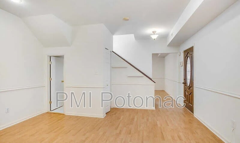 729 10th St NE – photo 4