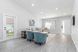 1151 MULBERRY Place – photo 5