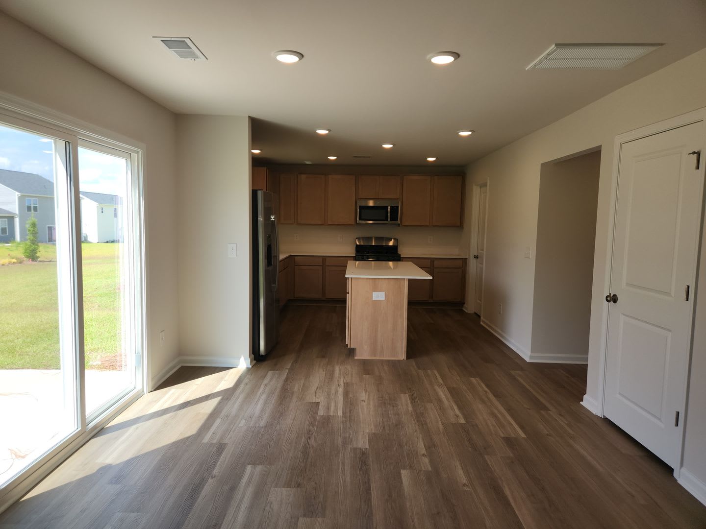Beautiful 4 Bedroom 2 5 Bath With Office Space – photo 4