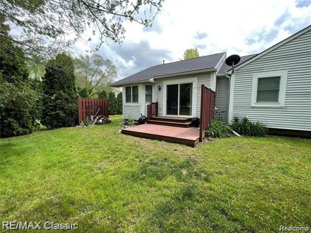 2191 N MILFORD Road – photo 3