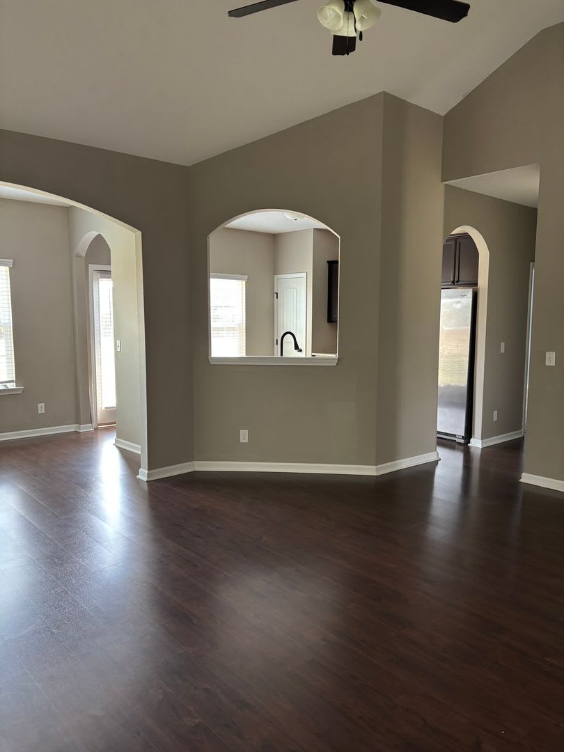 FOR RENT – photo 2