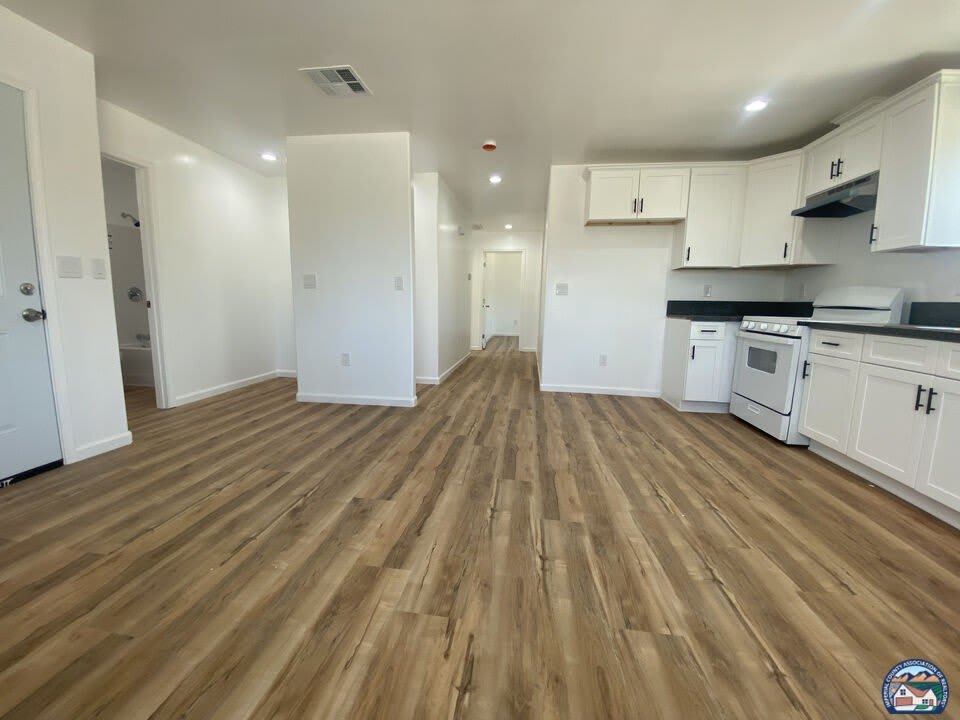 1225 C N Perry Rd – photo 4