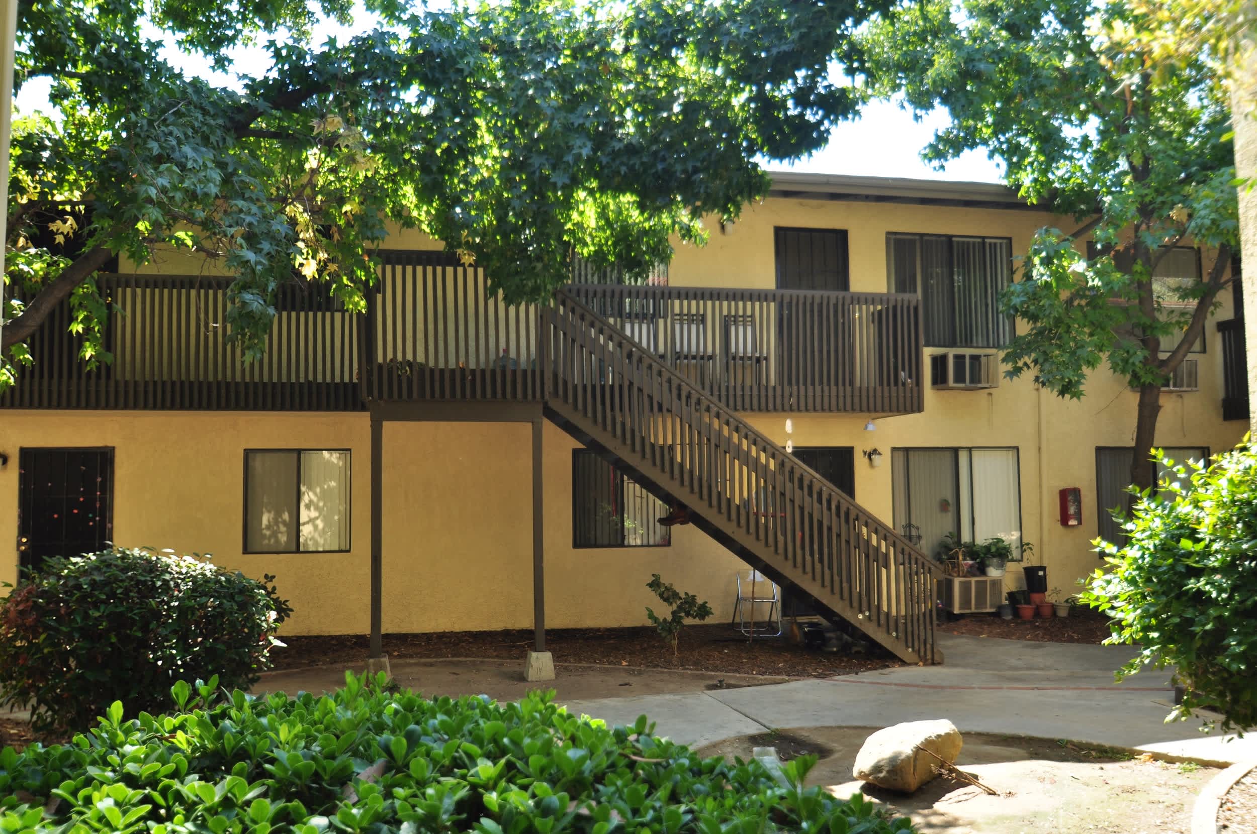 Twin Palms Apartments – photo 4