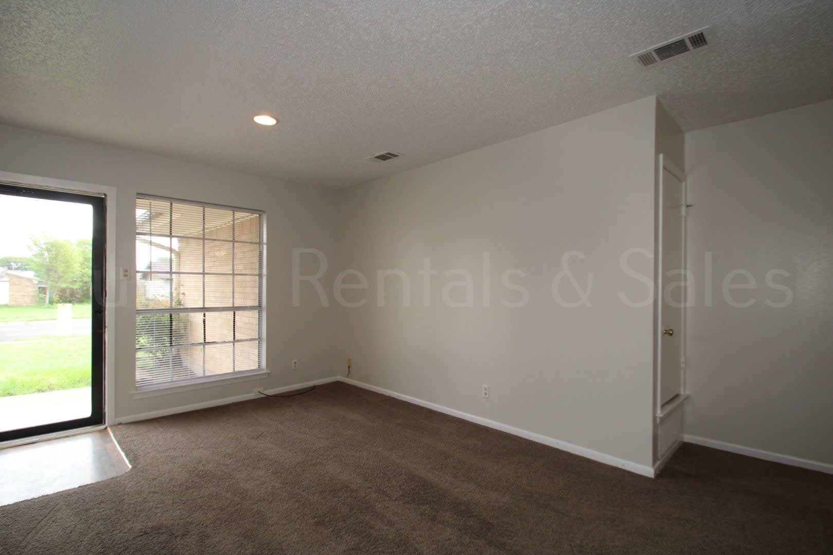 Charming 3-Bedroom Home in Northeast Killeen – photo 5