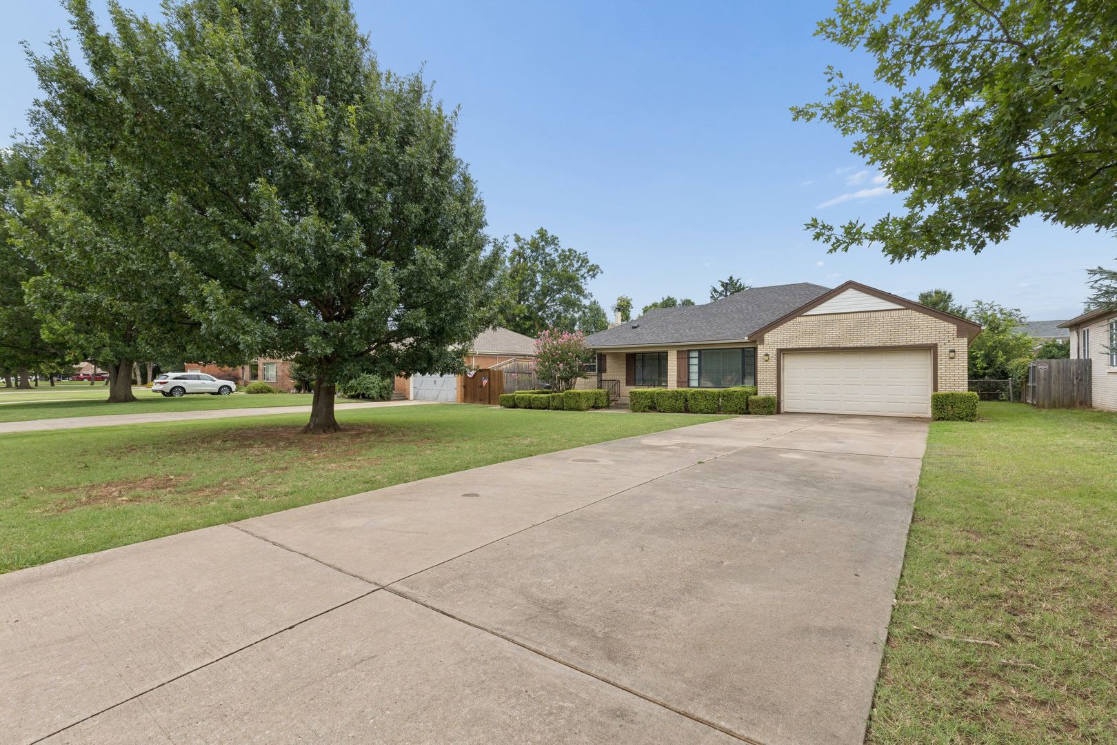 Beautiful Home in Nichols Hills FOR RENT – photo 4