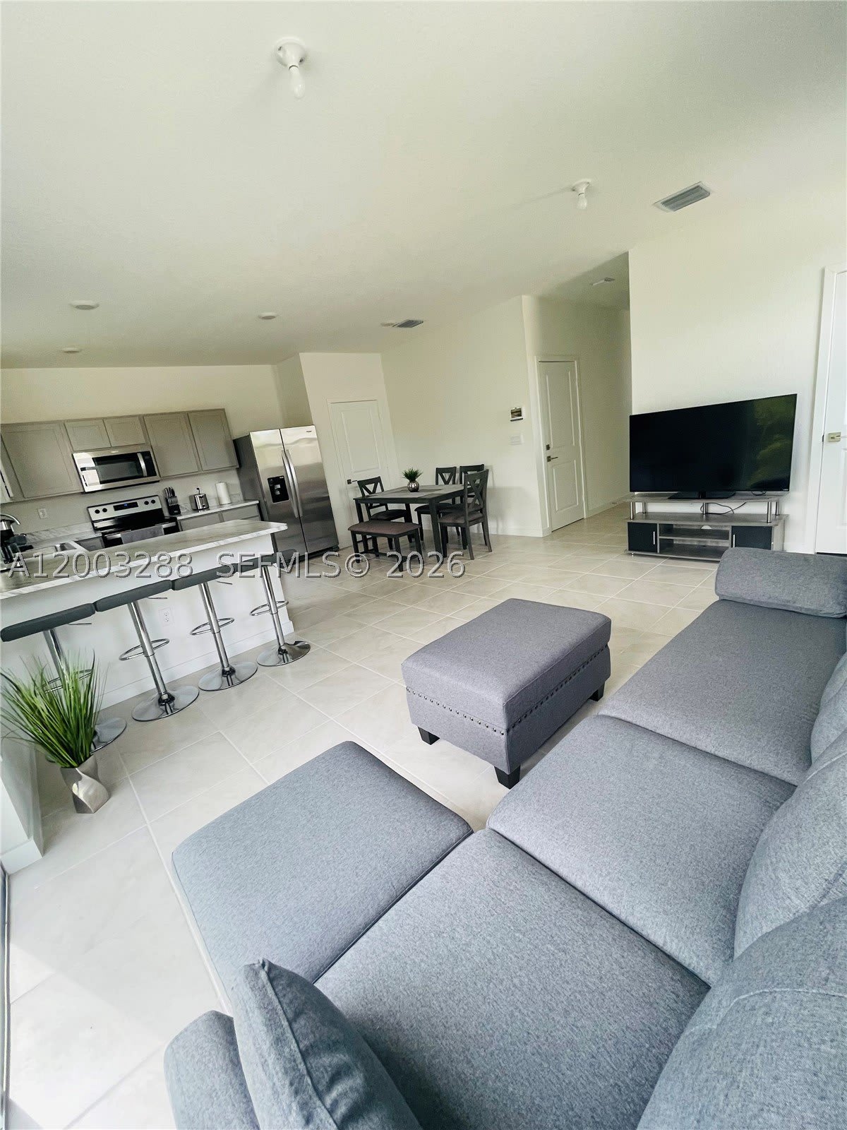 916 SE 19th St – photo 2
