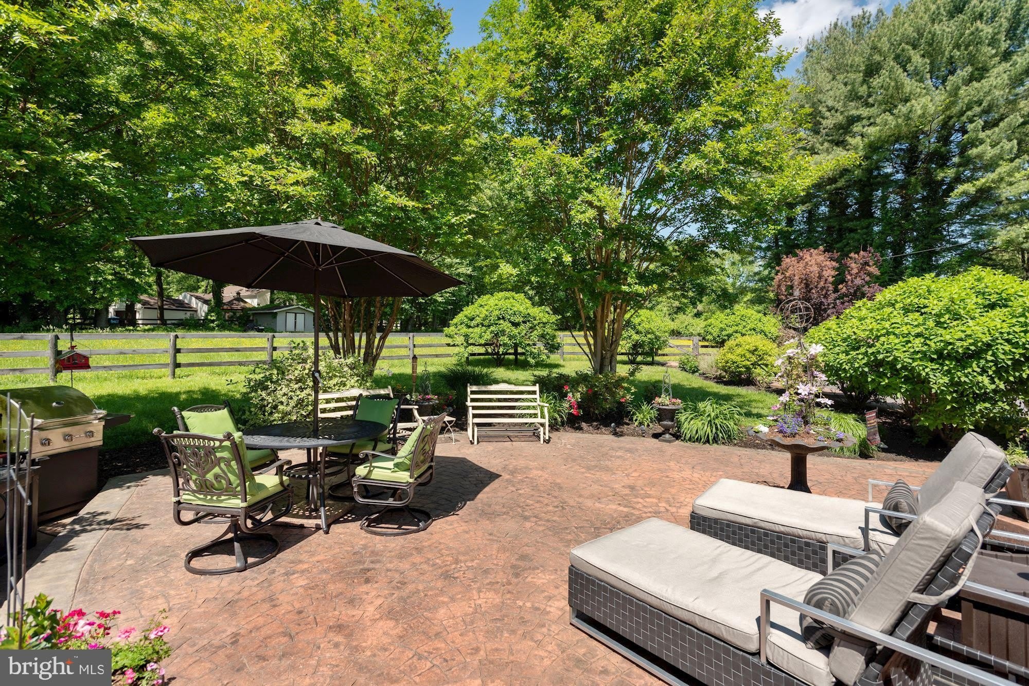 636 WALKER Road – photo 2