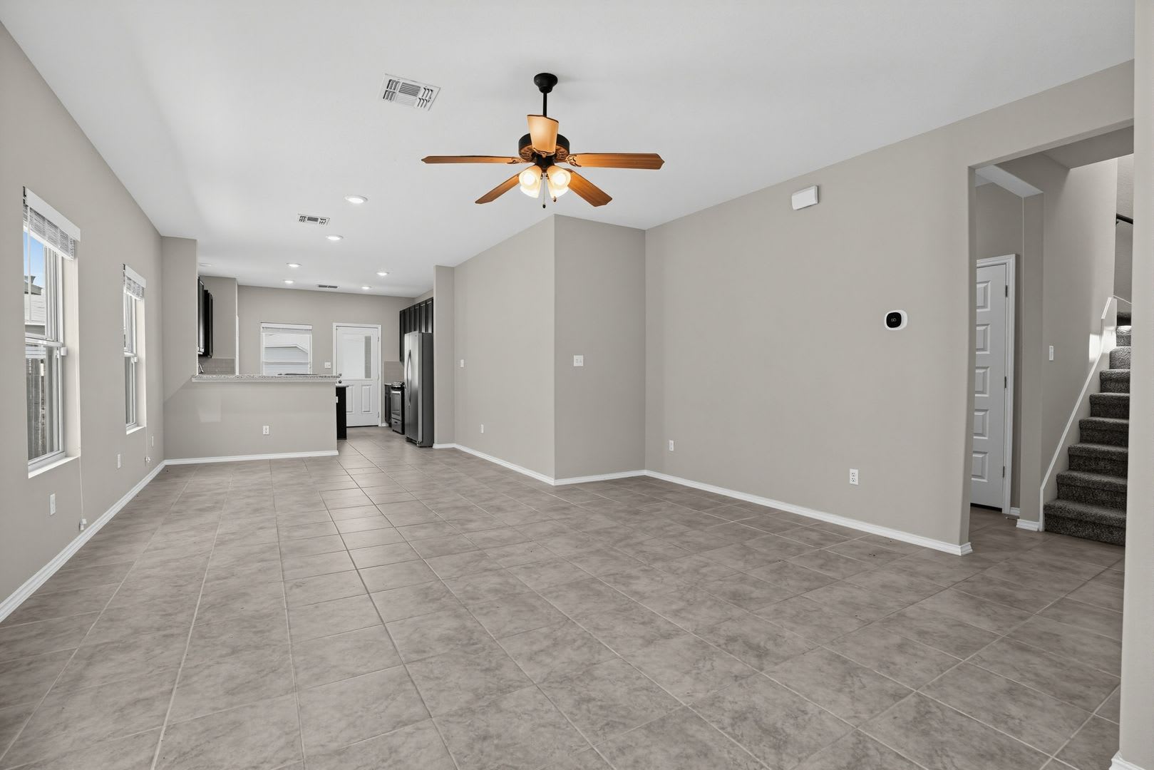 Spacious 4-Bedroom Home with First-Floor Primary & Upstairs Loft in Abbott Place – photo 5