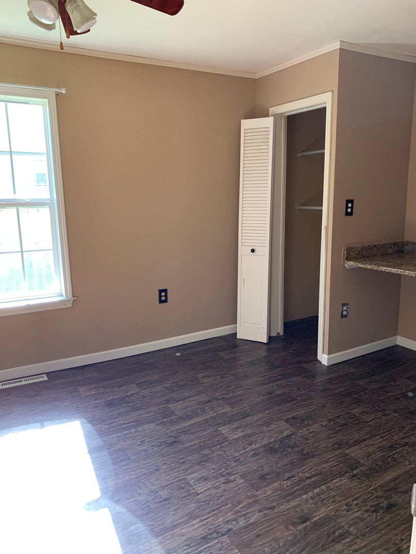 Cute 2 bedroom home with a loft and detached one car garage – photo 5