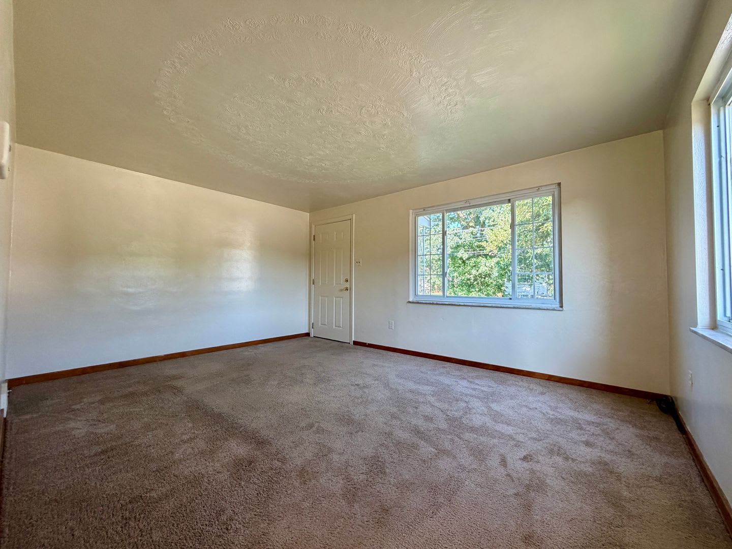 Charming Two Bedroom Townhome With A Private Basement A Shared Backyard Space Call Today – photo 3